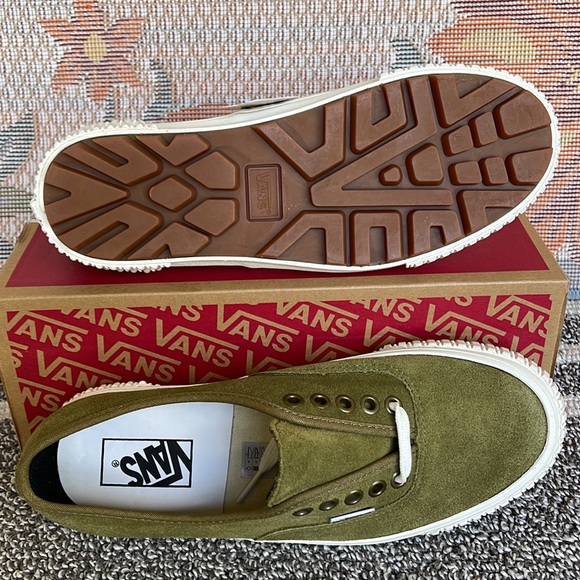 Vans WMNS Authentic 44 L
Anaheim Factory Og Suede
VN0005U4GRN
Sneakers - Picture 4 of 16